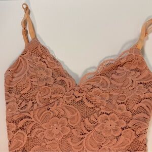 Forever 21 Peach Lace Bodycon Dress Medium Spaghetti Strap Ruffle Hem